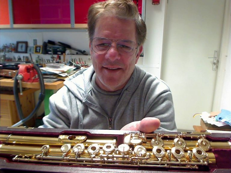 Yizhar Dagan owner of Dagan Fluitatelier